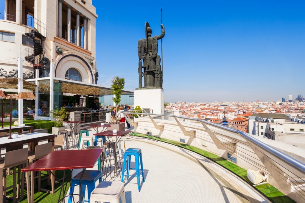 Der Círculo de Bellas Artes (Kreis der Schönen Künste) ist ein bedeutendes Kulturzentrum und eine beliebte Sehenswürdigkeit in Madrid.