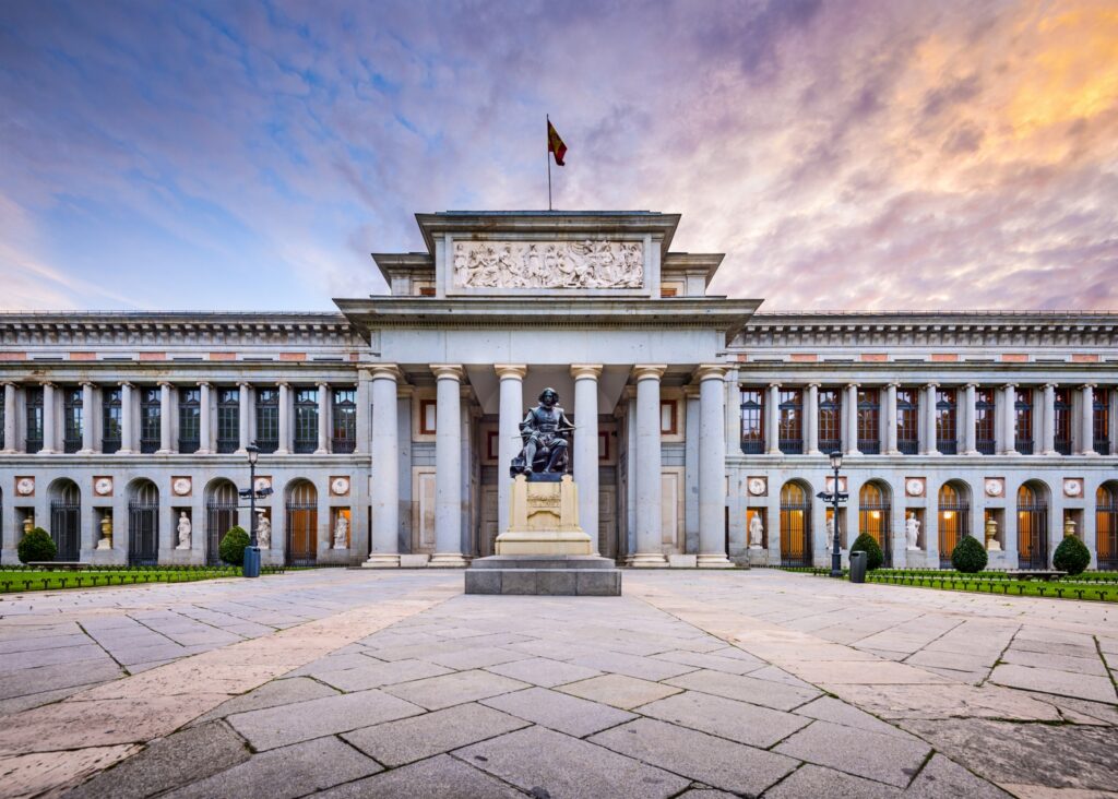 Das Museo del Prado ist eines der berühmtesten Kunstmuseen der Welt und ein kulturelles Wahrzeichen von Madrid.