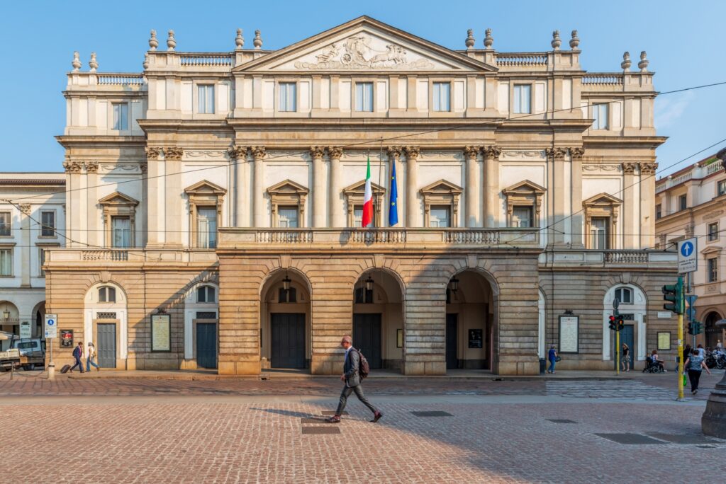 Das Teatro alla Scala, oft einfach La Scala genannt, ist eines der berühmtesten Opernhäuser der Welt.