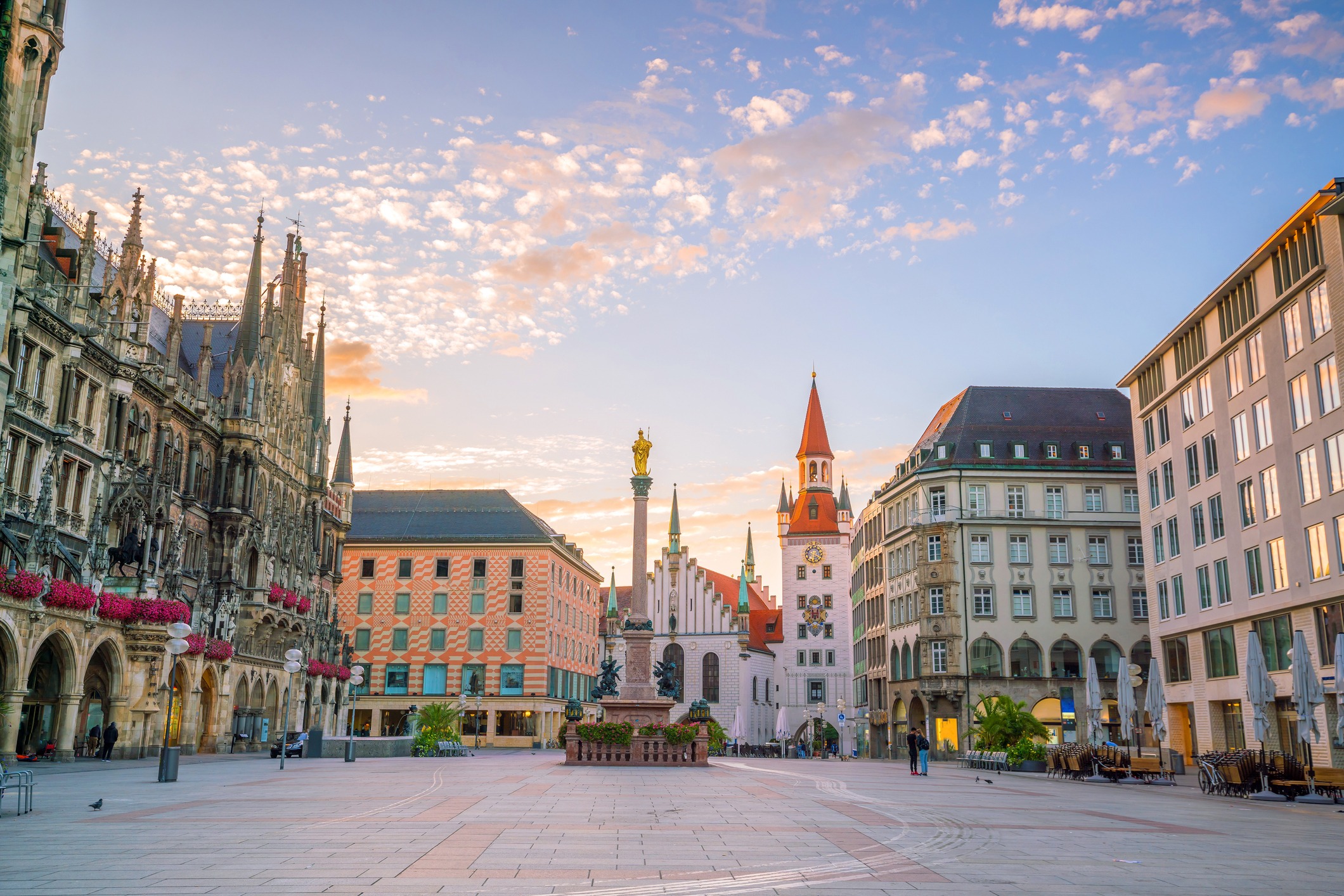 Altes Rathaus am Marienplatz in München mit historischem Charme.